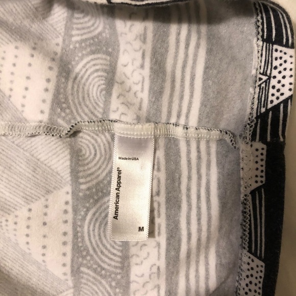 American Apparel Black/White Aztec Cropped Top - Picture 2 of 2